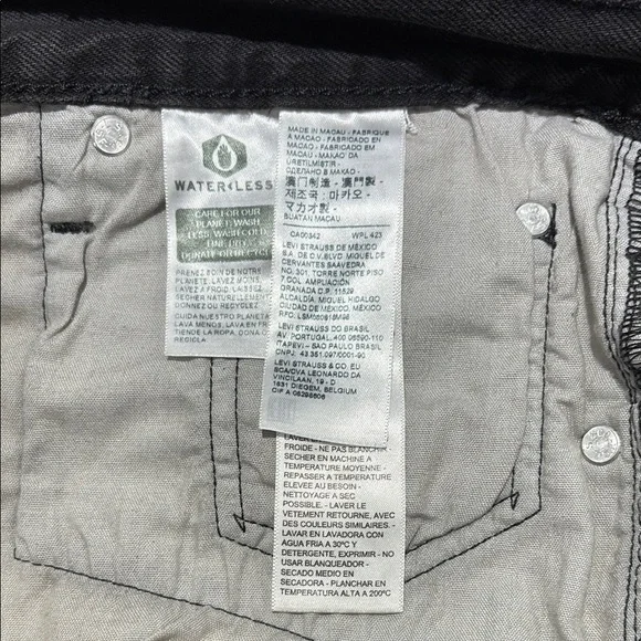 Levi's Women's Black Denim 501 Red Tag Shorts Size 34 Button Front - Picture 6 of 9